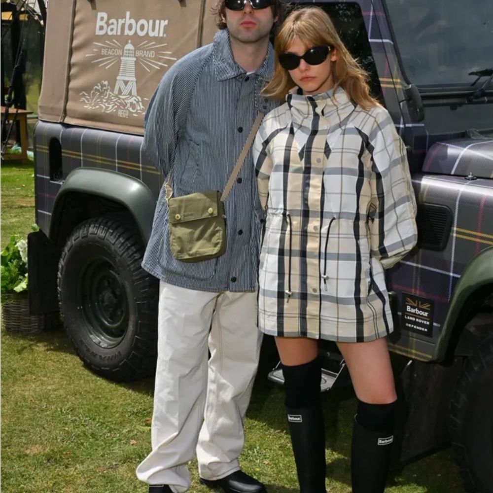 Festival season in London! Inspiration for today’s show. - Picture 4 of 15